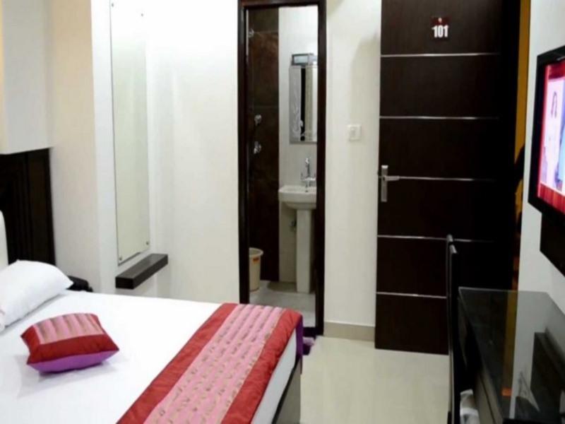 Park Land Hotel Haldwani Exterior photo